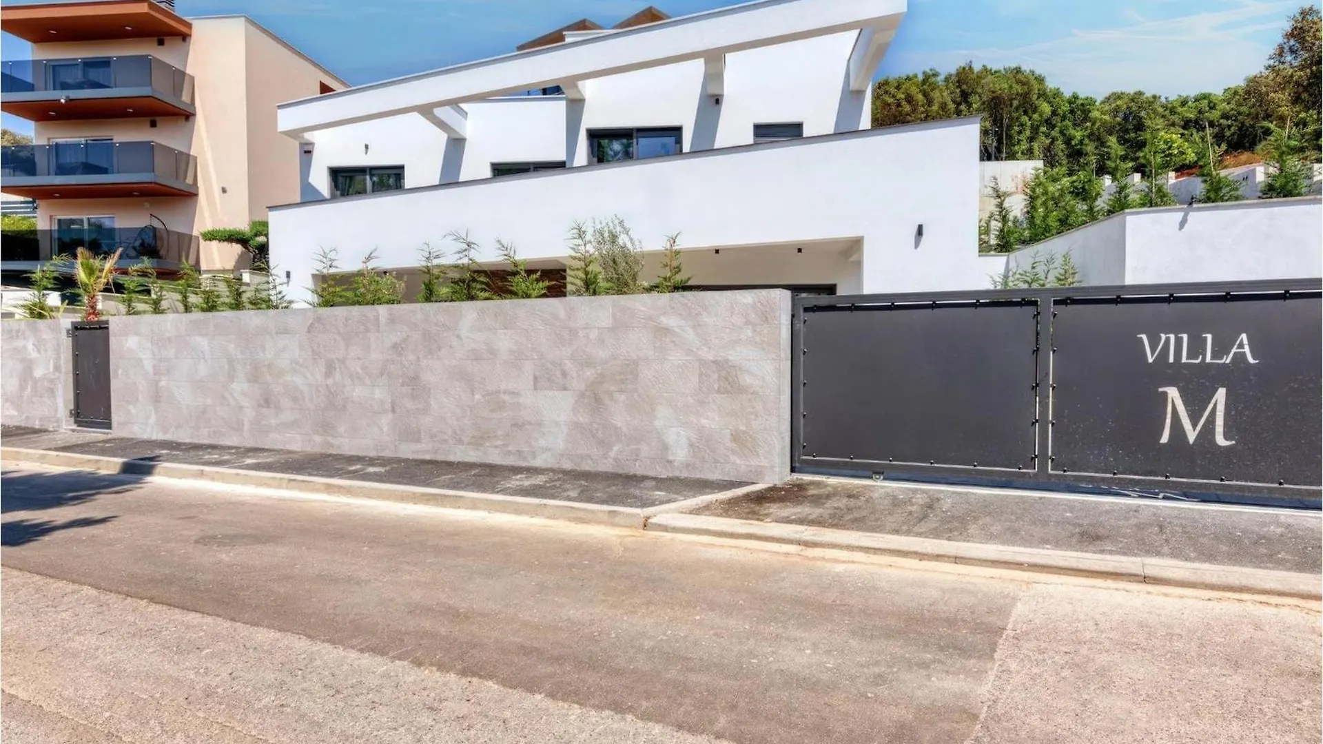Villa Design M Pula 0*,  Croatia