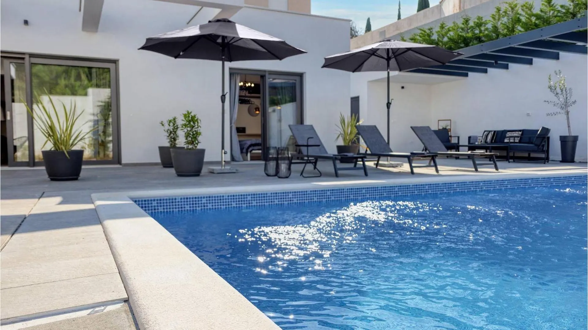 Villa Design M Pula
